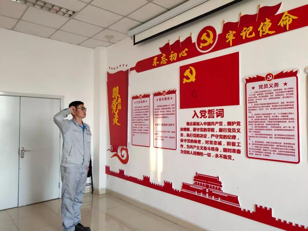 玩具店里的娃娃